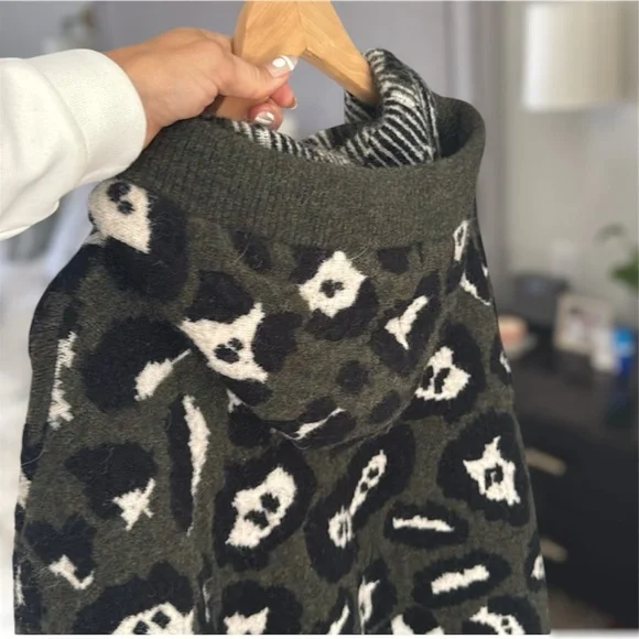 Zadig & Voltaire Lennox Hooded Zip Cardigan
Color : Green
size M-L EUC - Picture 5 of 12